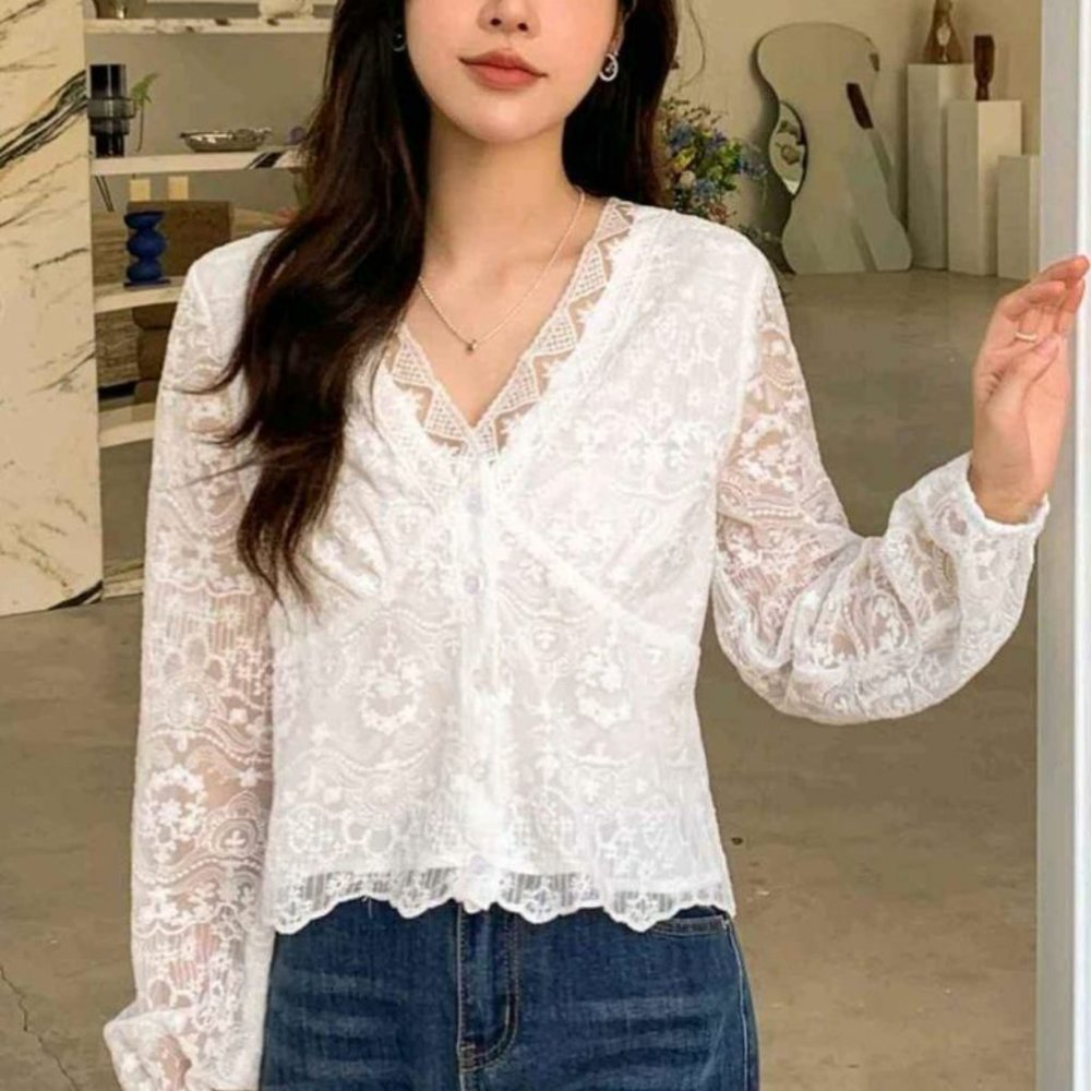 ELEGANT WHITE LACE TOP XS/S